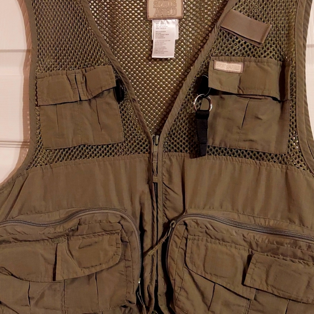 Field and Stream Fishing/Hunting Vest.